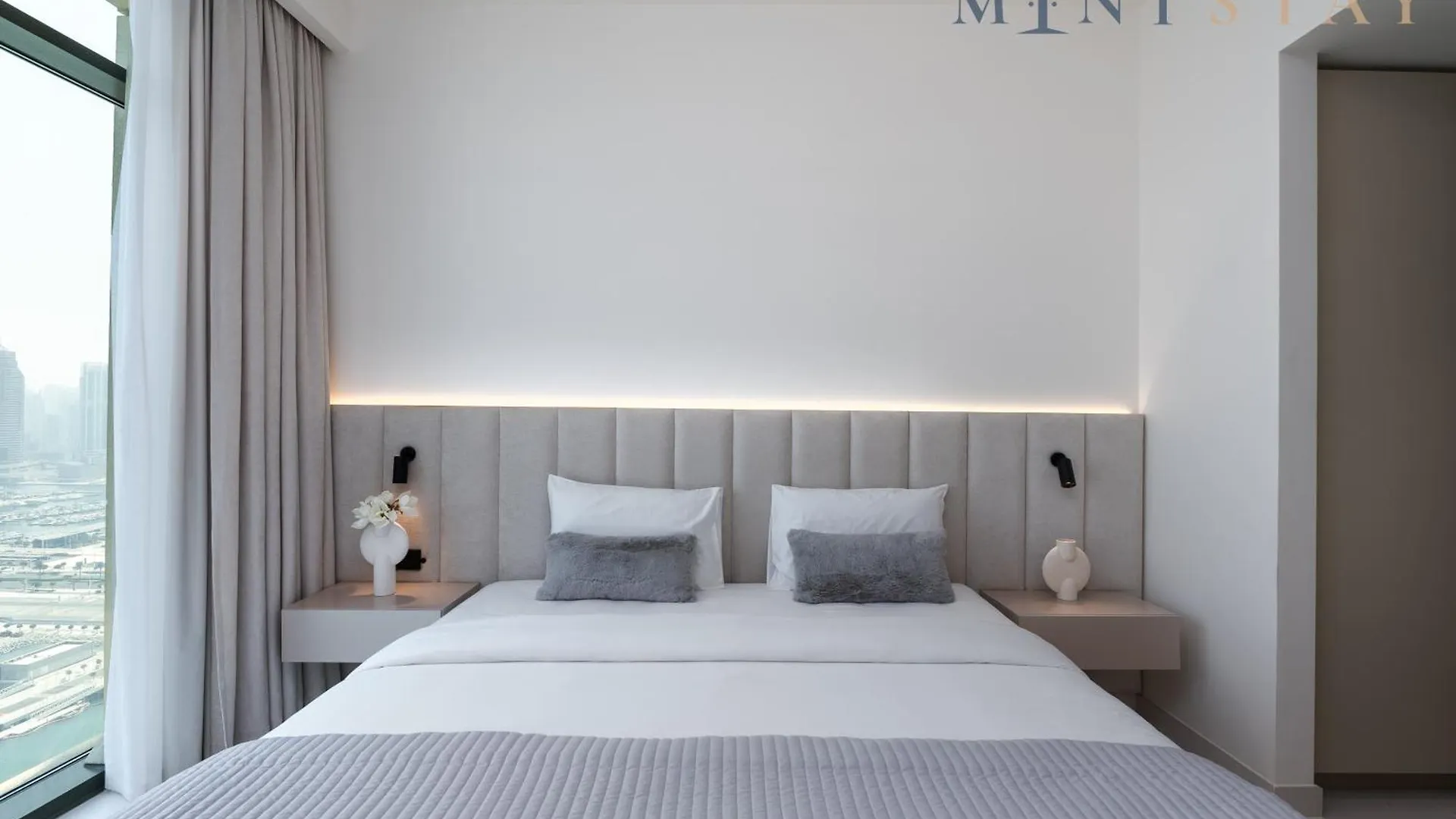 Marina Vista 2, Emaar Beachfront - Mint Stay Dubai