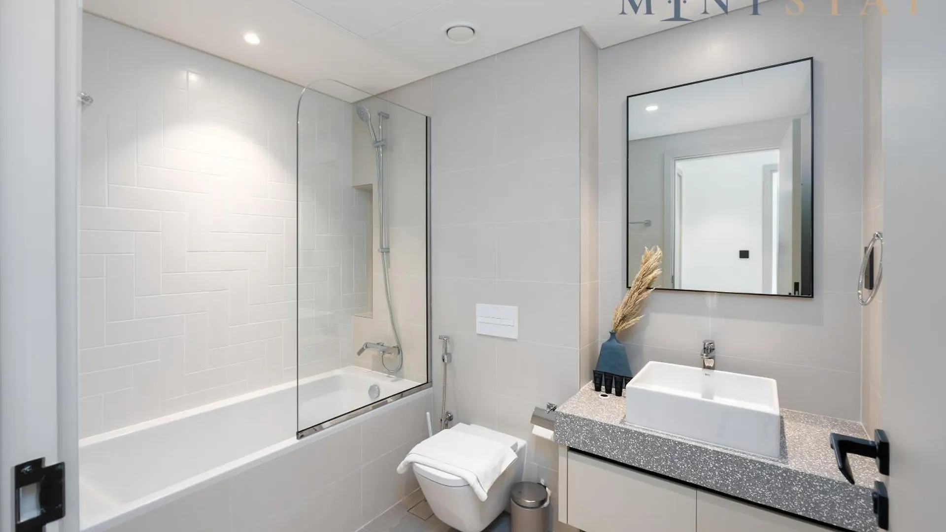 公寓 Marina Vista 2, Emaar Beachfront - Mint Stay 迪拜 阿拉伯联合酋长国